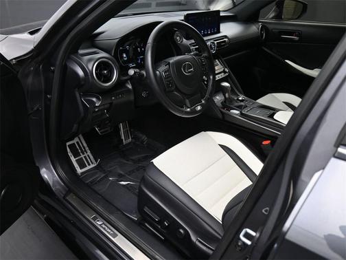 2022 Lexus IS 350 Base