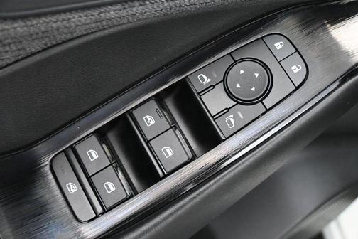 Glacier White 2023 Nissan Rogue S