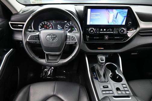 Moon Dust 2024 Toyota Highlander XLE