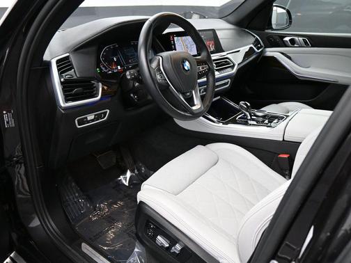 Dark Graphite Metallic 2023 BMW X5 xDrive40i