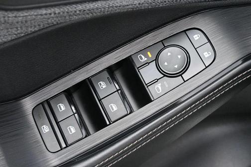 Pearl White Tricoat 2023 Nissan Rogue SV