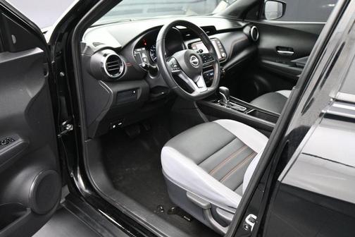 Super Black 2023 Nissan Kicks SR
