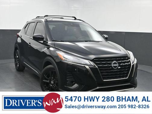 Super Black 2023 Nissan Kicks SR