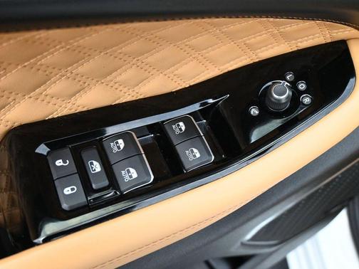 2023 Jeep Grand Cherokee Summit