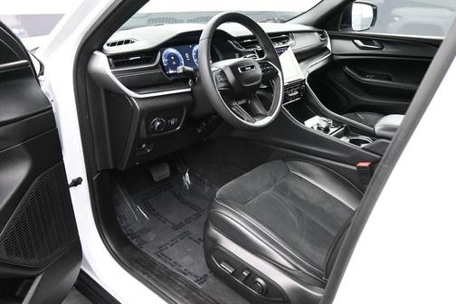 Bright White Clearcoat 2024 Jeep Grand Cherokee L Altitude