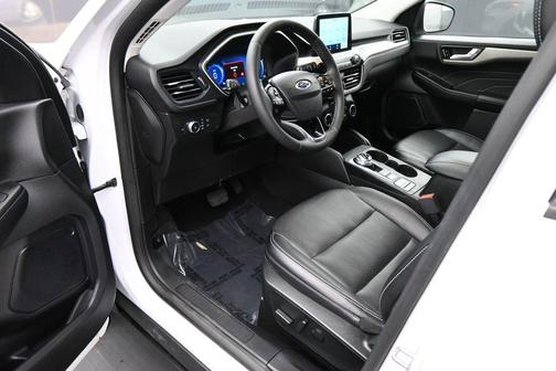 Oxford White 2022 Ford Escape SEL