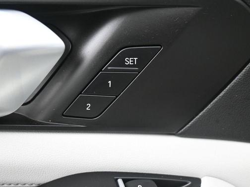 White Metallic 2023 BMW X5 xDrive40i