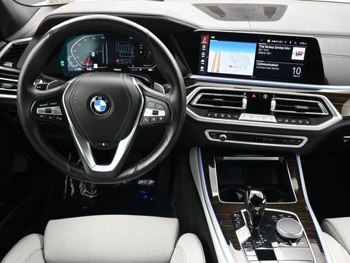 White Metallic 2023 BMW X5 xDrive40i