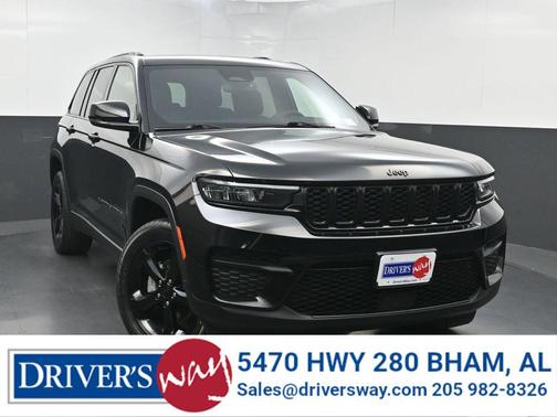 Diamond Black Crystal Pearlcoat 2022 Jeep Grand Cherokee Altitude