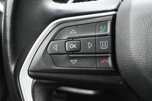 Diamond Black Crystal Pearlcoat 2022 Jeep Grand Cherokee Altitude