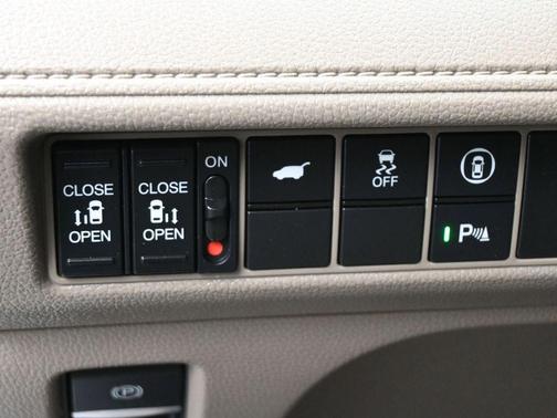 Platinum White Pearl 2024 Honda Odyssey Elite