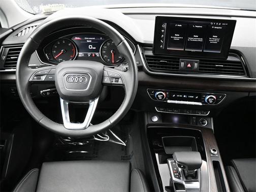 2024 Audi Q5 45 S line Premium