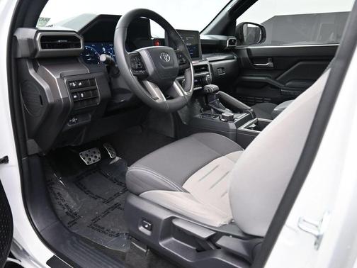 Ice Cap 2024 Toyota Tacoma TRD Sport