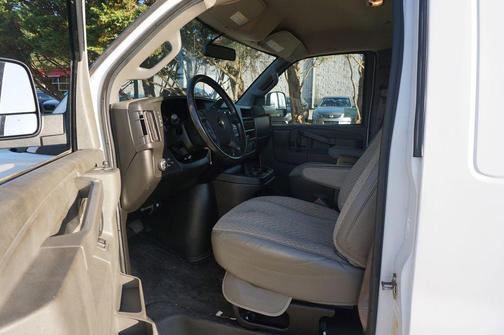 2022 Chevrolet Express 2500 RWD 2500 Regular Wheelbase WT