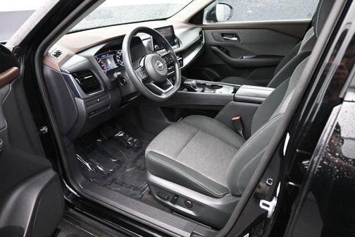 Super Black 2023 Nissan Rogue SV