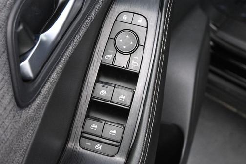 Super Black 2023 Nissan Rogue SV