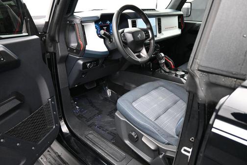SHADOW BLACK 2025 Ford Bronco Heritage Edition