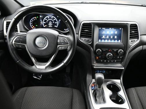 2018 Jeep Grand Cherokee Laredo E