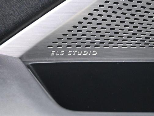 Majestic Black Pearl 2023 Acura MDX Technology