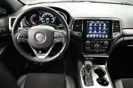 Sting-Gray Clearcoat 2022 Jeep Grand Cherokee Laredo