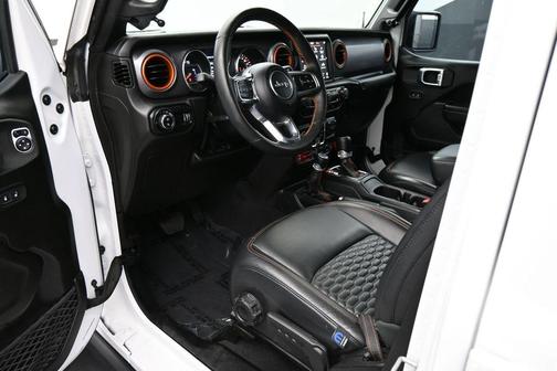 Bright White Clearcoat 2023 Jeep Gladiator Mojave 4x4