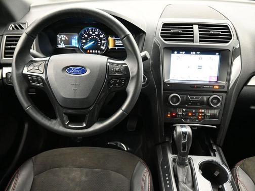 Magnetic Metallic 2018 Ford Explorer XLT