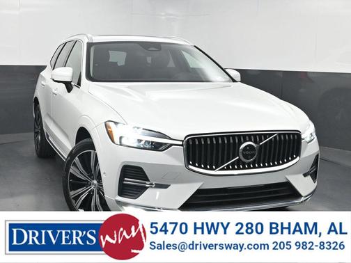 Crystal White Metallic 2023 Volvo XC60 B5 Plus Bright Theme