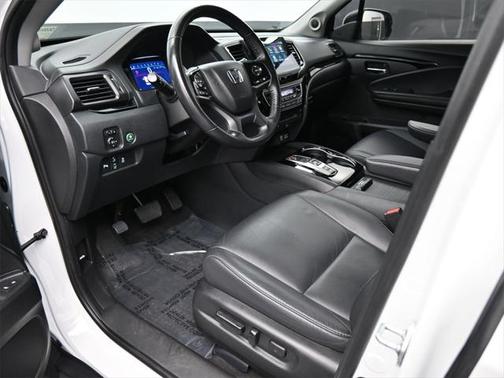2022 Honda Pilot Touring 8-Passenger