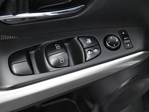 Aspen White 2020 Nissan Kicks SV