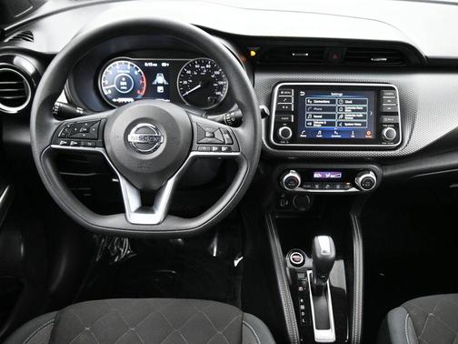 Aspen White 2020 Nissan Kicks SV