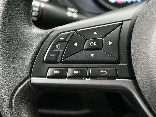 Aspen White 2020 Nissan Kicks SV