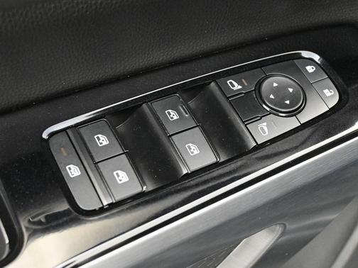 2024 Nissan Pathfinder SL FWD