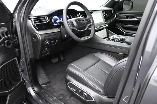 Baltic Gray Metallic Clearcoat 2022 Jeep Wagoneer Series III 4x4