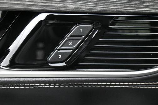 Baltic Gray Metallic Clearcoat 2022 Jeep Wagoneer Series III 4x4