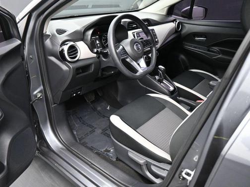 Gun Metallic 2020 Nissan Versa 1.6 SV