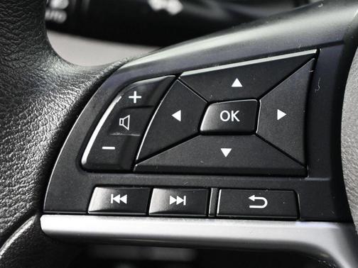 Gun Metallic 2020 Nissan Versa 1.6 SV