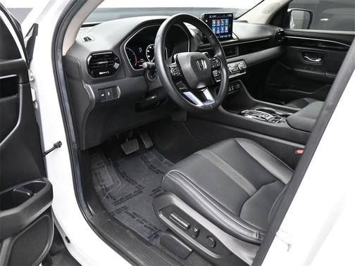 2025 Honda Pilot Touring 8-Passenger