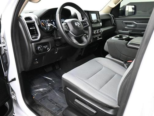 Bright White Clearcoat 2019 RAM 1500 Big Horn