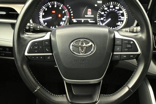 Midnight Black Metallic 2023 Toyota Highlander XLE