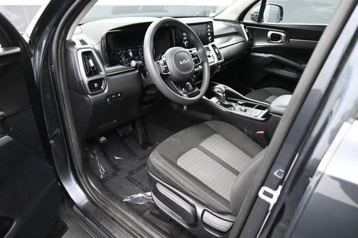Gravity Grey 2022 Kia Sorento LX