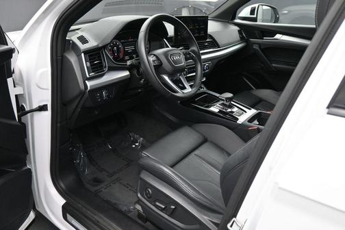 Arkona White 2025 Audi Q5 45 S line Premium