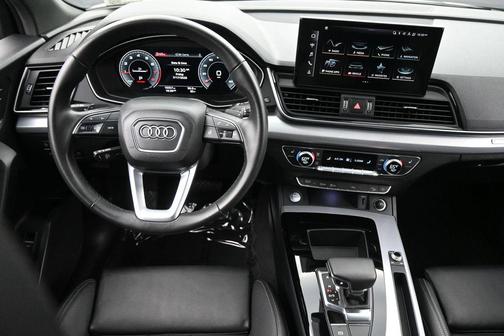 Arkona White 2025 Audi Q5 45 S line Premium