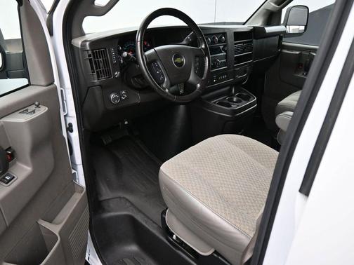 Summit White 2022 Chevrolet Express 2500 Work Van