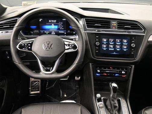 2024 Volkswagen Tiguan 2.0T SE R-Line Black