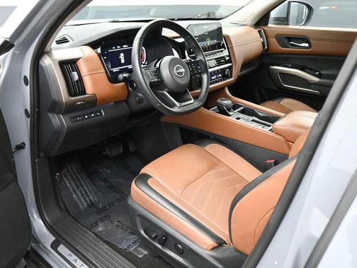 Boulder Gray 2023 Nissan Pathfinder Platinum FWD