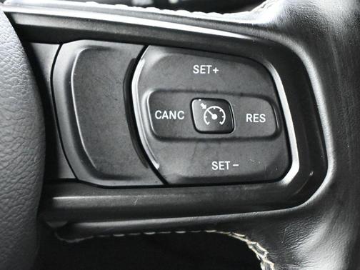 Granite Crystal Metallic Clearcoat 2021 Jeep Gladiator Sport