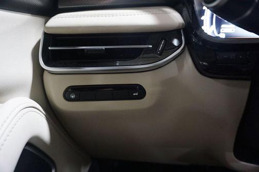 Majestic White 2023 INFINITI QX60 Luxe