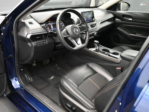 Deep Blue Pearl 2022 Nissan Altima SR FWD