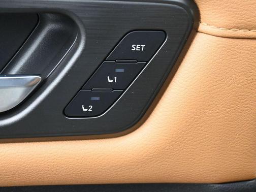 Everest White Pearl Tricoat 2025 Nissan Armada Platinum Reserve 2WD