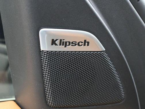 Everest White Pearl Tricoat 2025 Nissan Armada Platinum Reserve 2WD